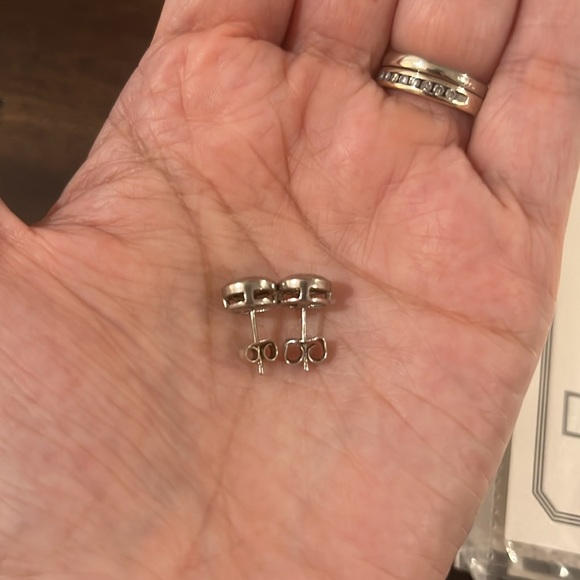 Sterling silver diamond earrings - Picture 2 of 7